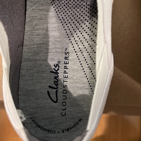 BNWT Clarks Breeze Ave white sneakers - Picture 3 of 4